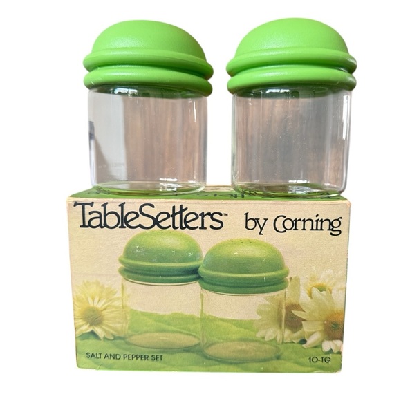 Vintage 1960s Pyrex Salt & Pepper Shakers – Green Tops – New in Box - Picture 8 of 14